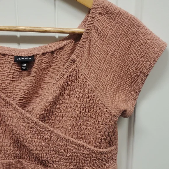 Torrid Smocked Pink Babydoll Top 00  M Peplum - Picture 4 of 7